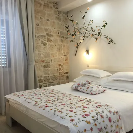 Palace Tartaglia Gæstehus 4*