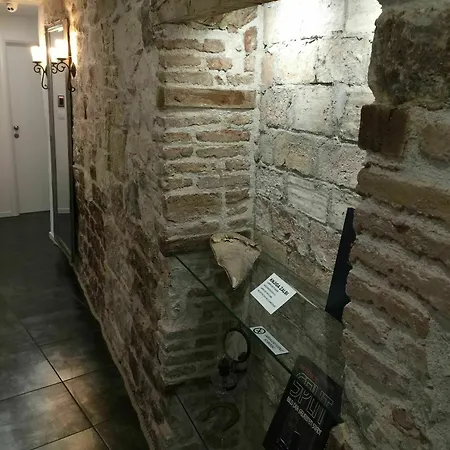 Palace Tartaglia Гостьовий будинок