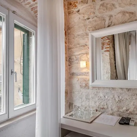 Palace Tartaglia Pensión Split